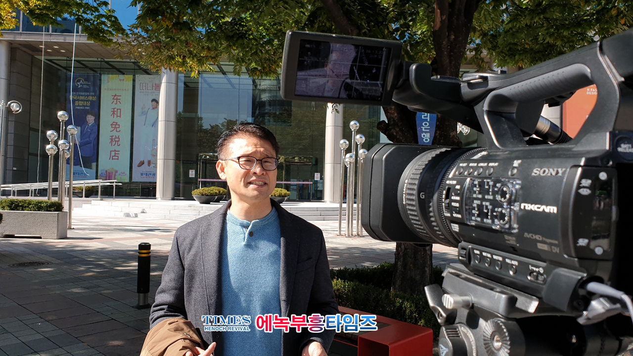 국민혁명당 김경재 제20대 대통령 후보, ​기자회견서 대국민 연설해.
