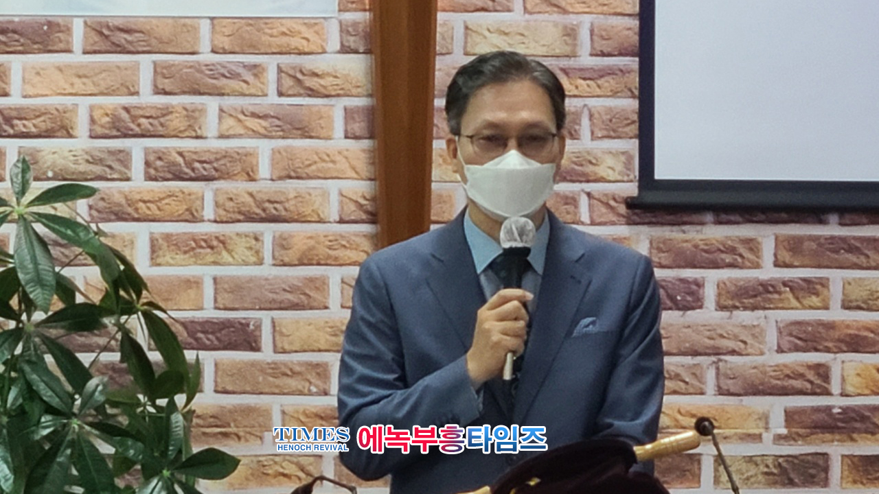 자유복음교회 설립감사예배 드려.