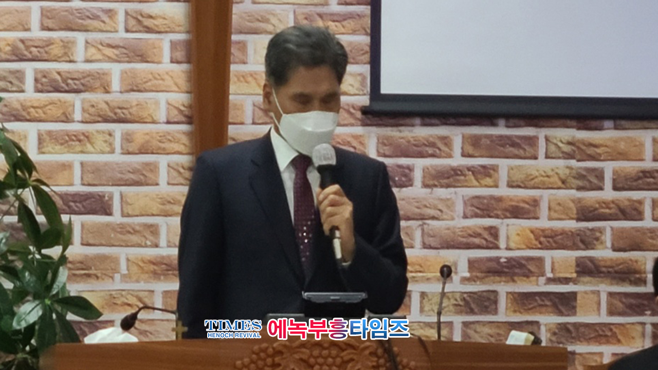 자유복음교회 설립감사예배 드려.