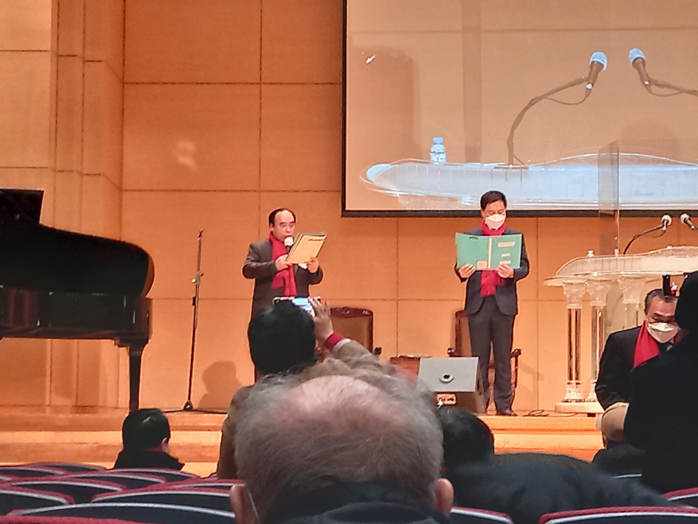 (사)한국미래포럼, (사)한국기독교종교청협의회, 한교총신문이 공동으로 대한민국 종교, 시민사회 단체 긴년예배 및 교류식 가져.
