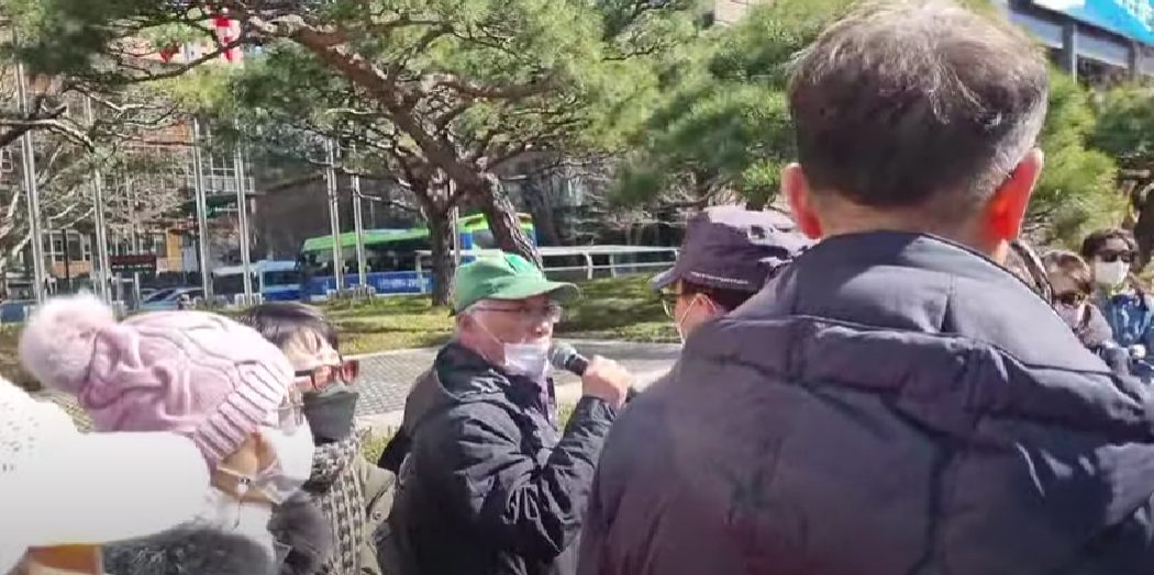 속보) 국민혁명당, 국소연 정기 집회장소 선점해 토요집회 제대로 못해.