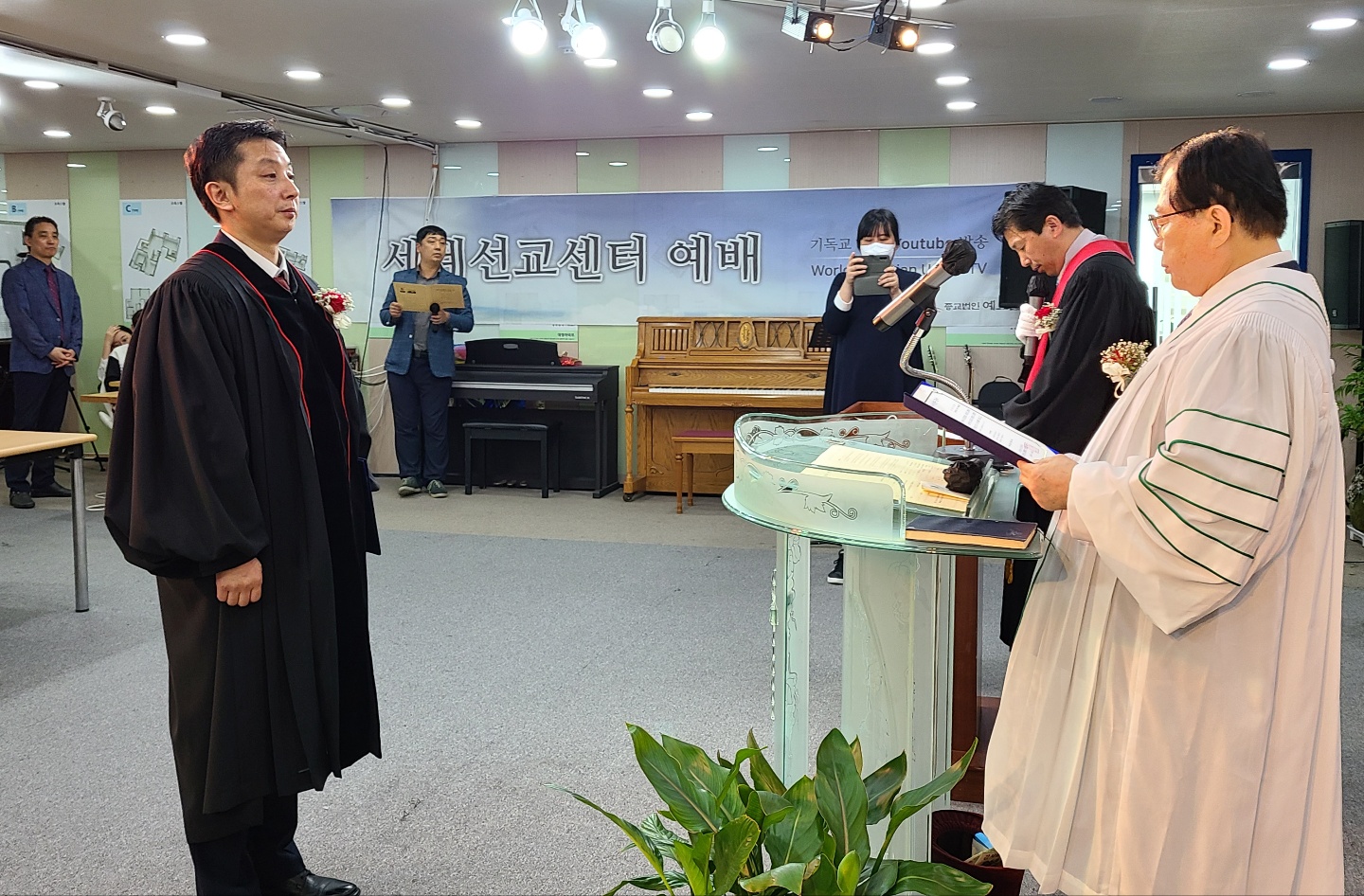 이시영 목사 세계선교총회 중앙노회에서 안수 및 임직 받아.