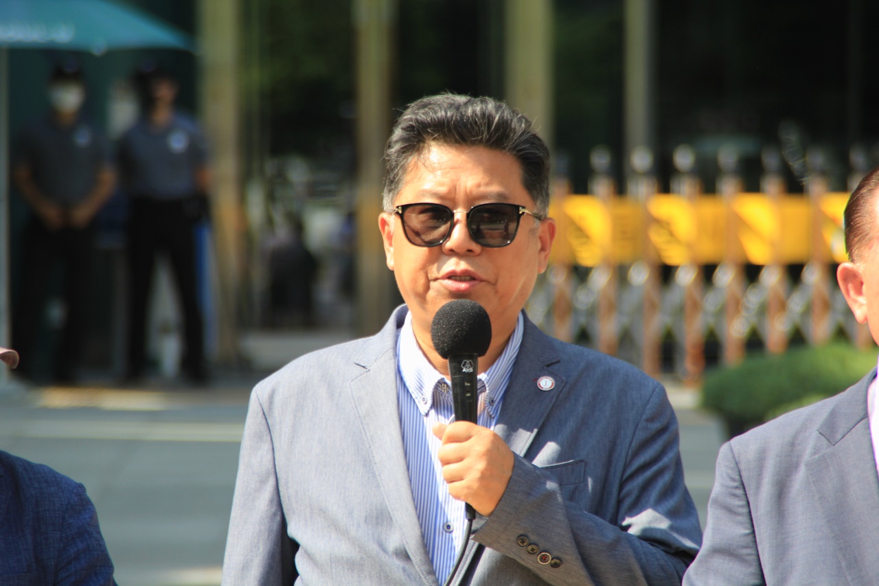 일사각오구국기도회 외 단체들, 동성애 행사에 서울시청앞 광장 사용승인 즉각 철회하라!- 오세훈 시장 규탄 기자회견후 시청에 성명서 전달해.
