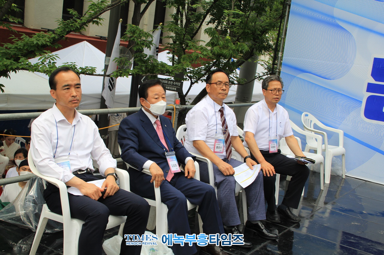 동성애 반대 국민대회, 크로스로드 이사장 정성진 목사 “왜 소돔이 되려하는가?” 라는 설교로 동성애의 패악성 지적해.