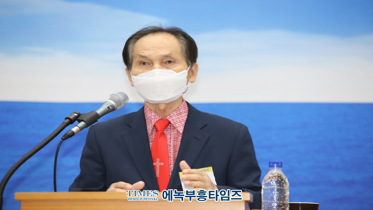 월기총 특별총회 및 CWC 언론부흥사회 세미나와 부부수련회 가져.