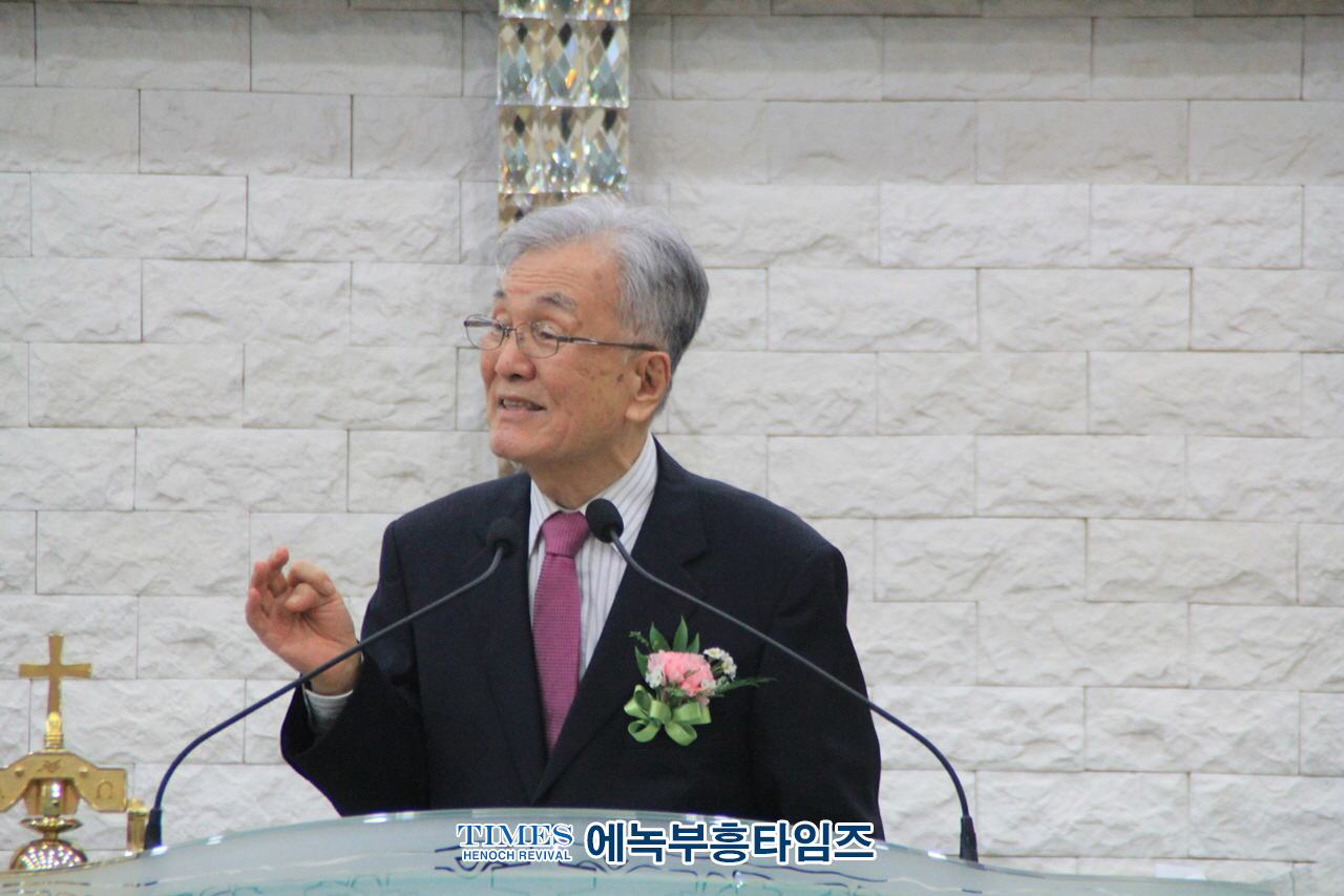 박영호 목사, 언약교회 설립, C.L.C 및 언약신학 이전 감사예배 드려.