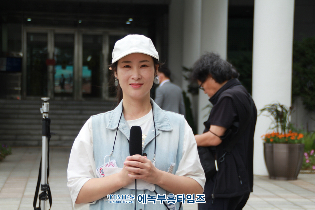 인보총 곽두희회장과 인기총 윤보환감독, 전통가족보존협회 김흥수대표, 청소년 에이즈가 제일 크게 확산되는 나라가 한국이며, 한 사회의 근간인 가정을 지켜야 하기에 인천퀴어집회를 절대