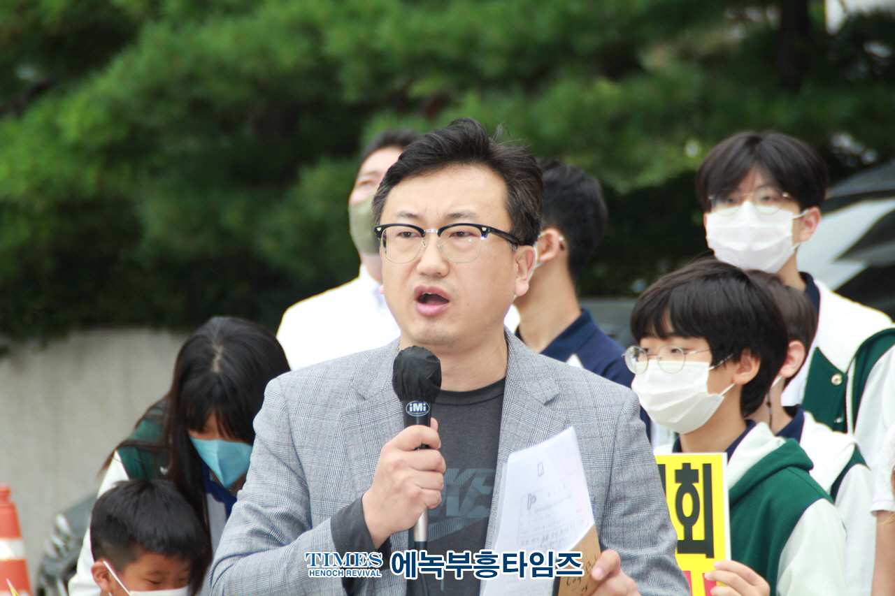 인보총 곽두희회장과 인기총 윤보환감독, 전통가족보존협회 김흥수대표, 청소년 에이즈가 제일 크게 확산되는 나라가 한국이며, 한 사회의 근간인 가정을 지켜야 하기에 인천퀴어집회를 절대