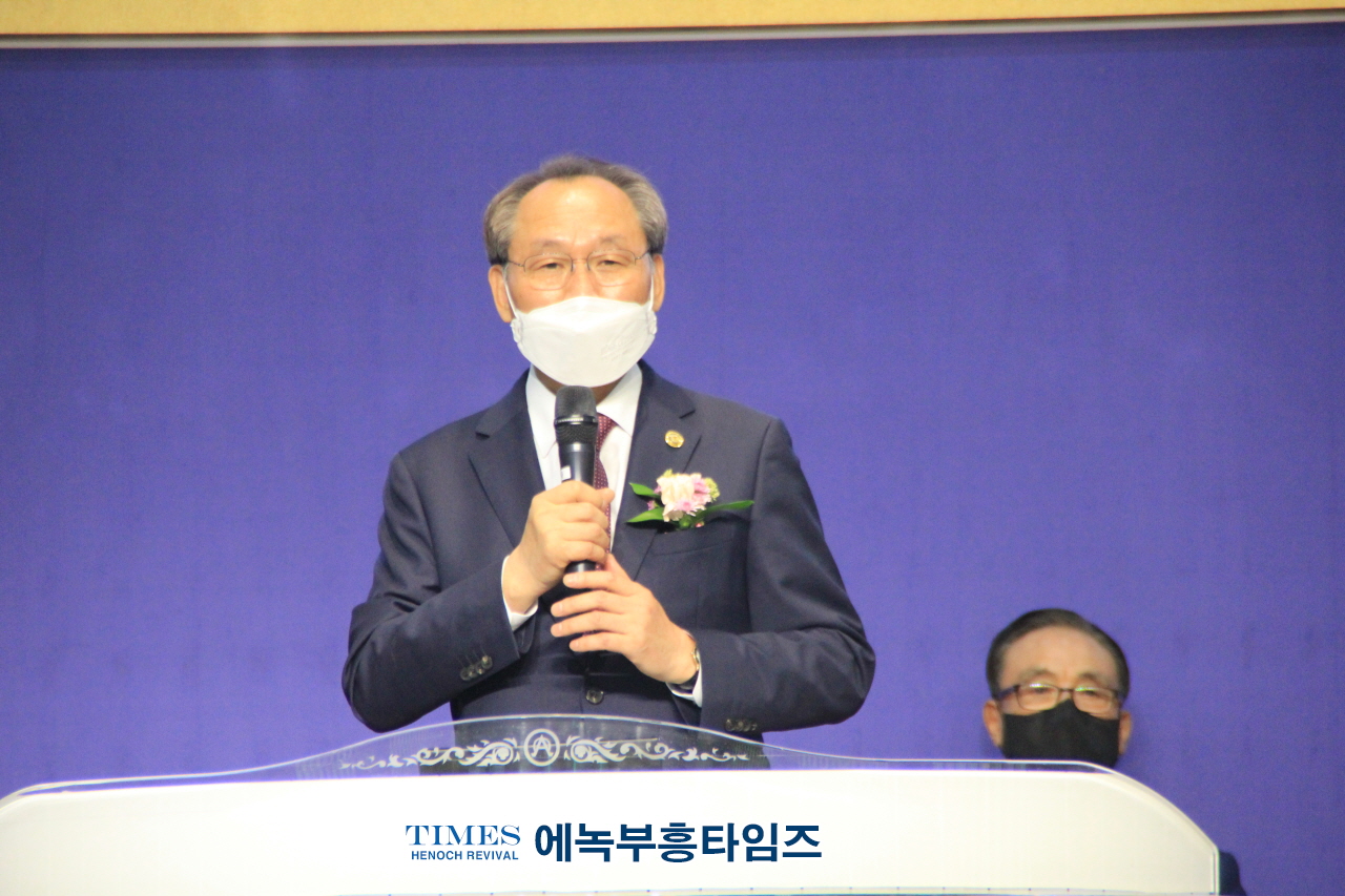 예장 개혁총연 모종운 총회장 취임 및 임원 임직 감사예배 드려.