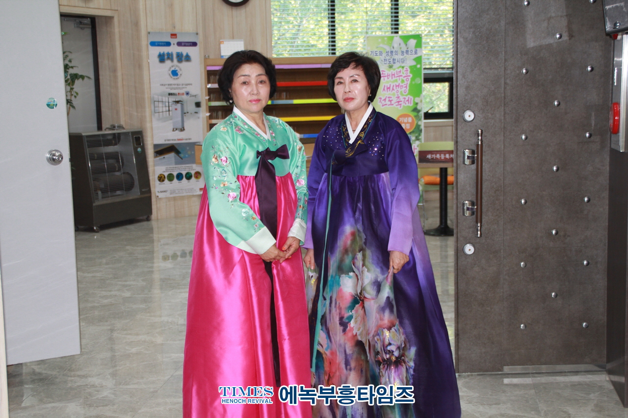 충헌순복음교회 창립21년 기념감사 예배 및 두배부흥전도 축제를 위한 치유부흥성회를 열어
