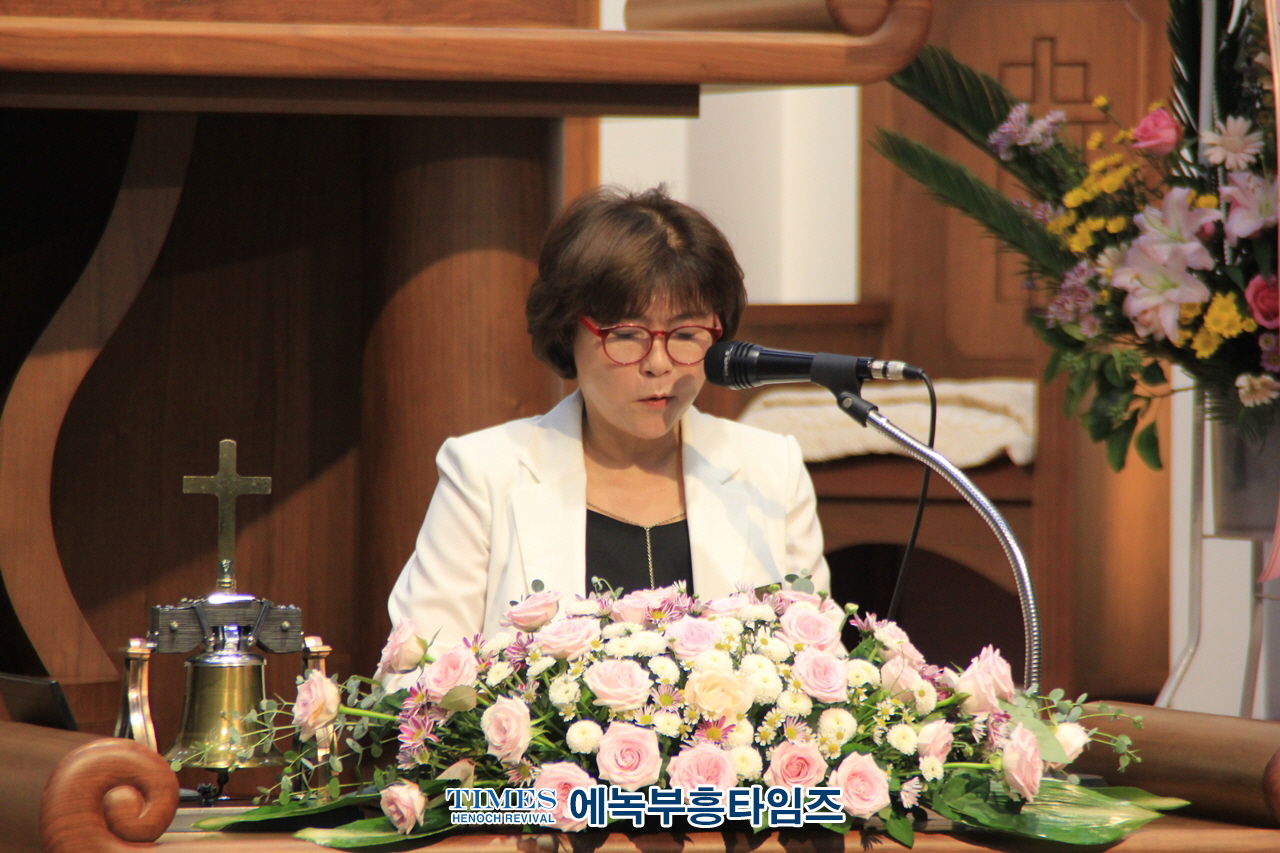 충헌순복음교회 창립21년 기념감사 예배 및 두배부흥전도 축제를 위한 치유부흥성회를 열어