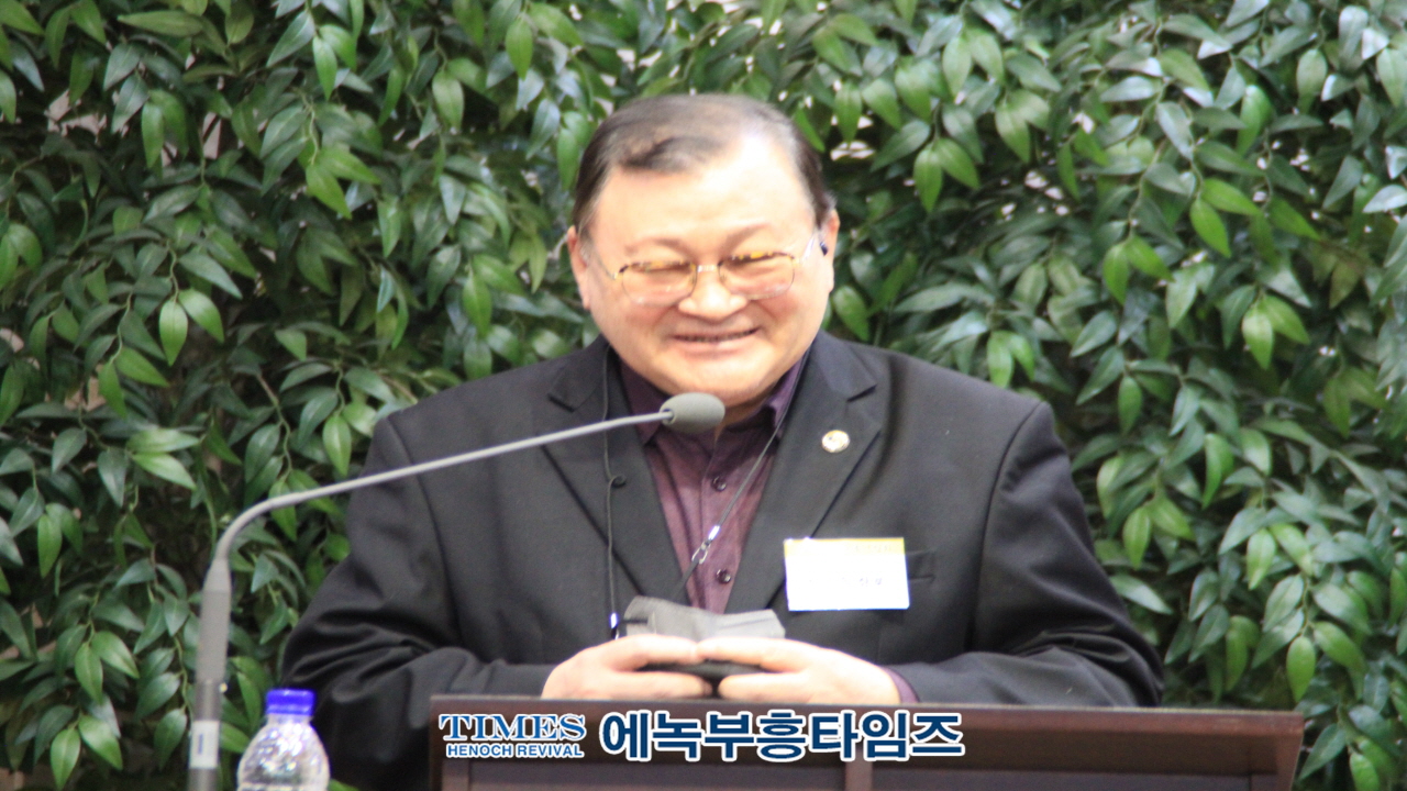 CWC월기총 제9회 정기총회및 세미나 MOU협약식 가져.