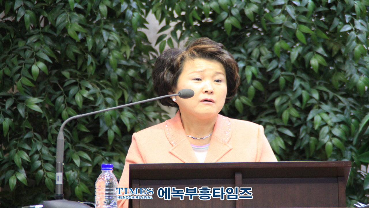 CWC월기총 제9회 정기총회및 세미나 MOU협약식 가져.