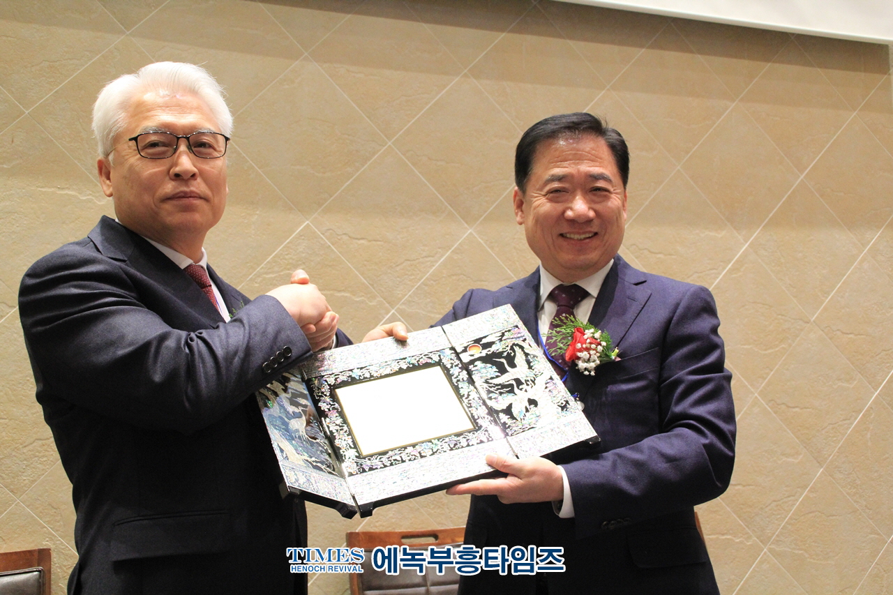(사)한국기독교부흥협의회 제54대 이.취임 감사예배 은혜롭고 성대하게 마쳐.