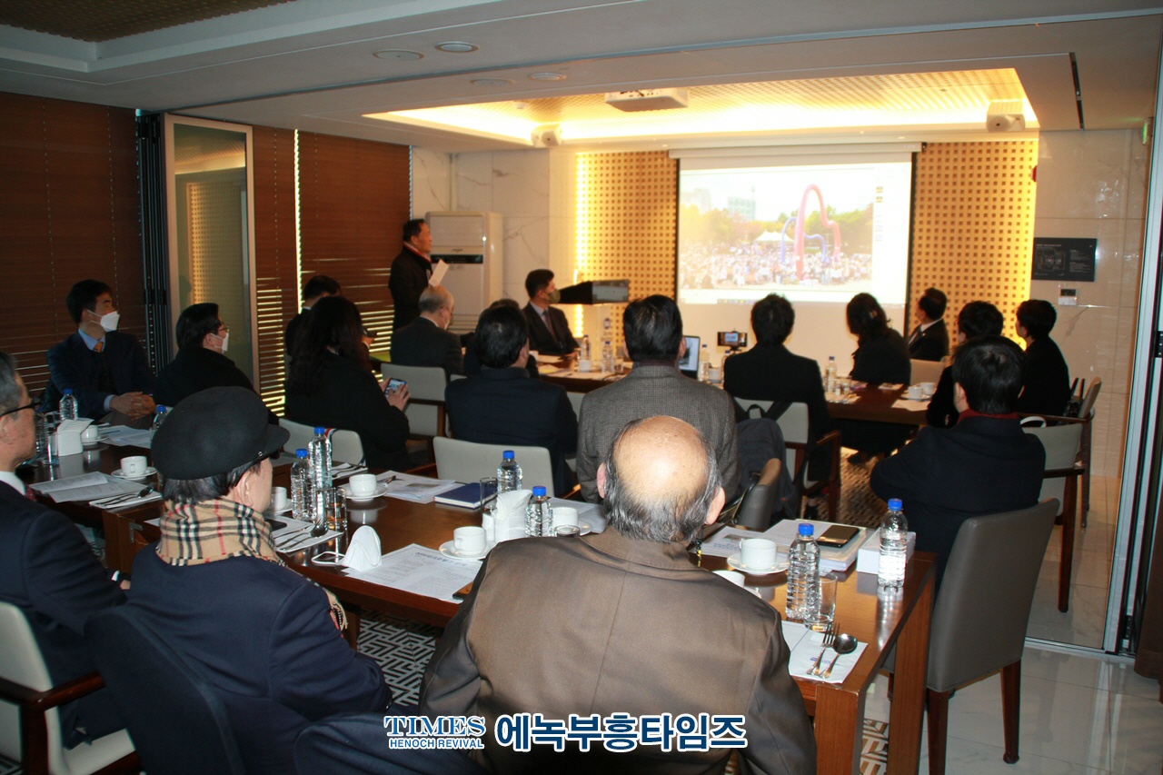 인기총 동성애특별대책위원회 조찬모임갖고 4천3백여 교회로 구성된 인기총은 창조질서와 헌법 질서를 무너뜨리는 독선적이고 위장된 차별금지 법안을 함께 힘을 합쳐 막아내기로 하였다.