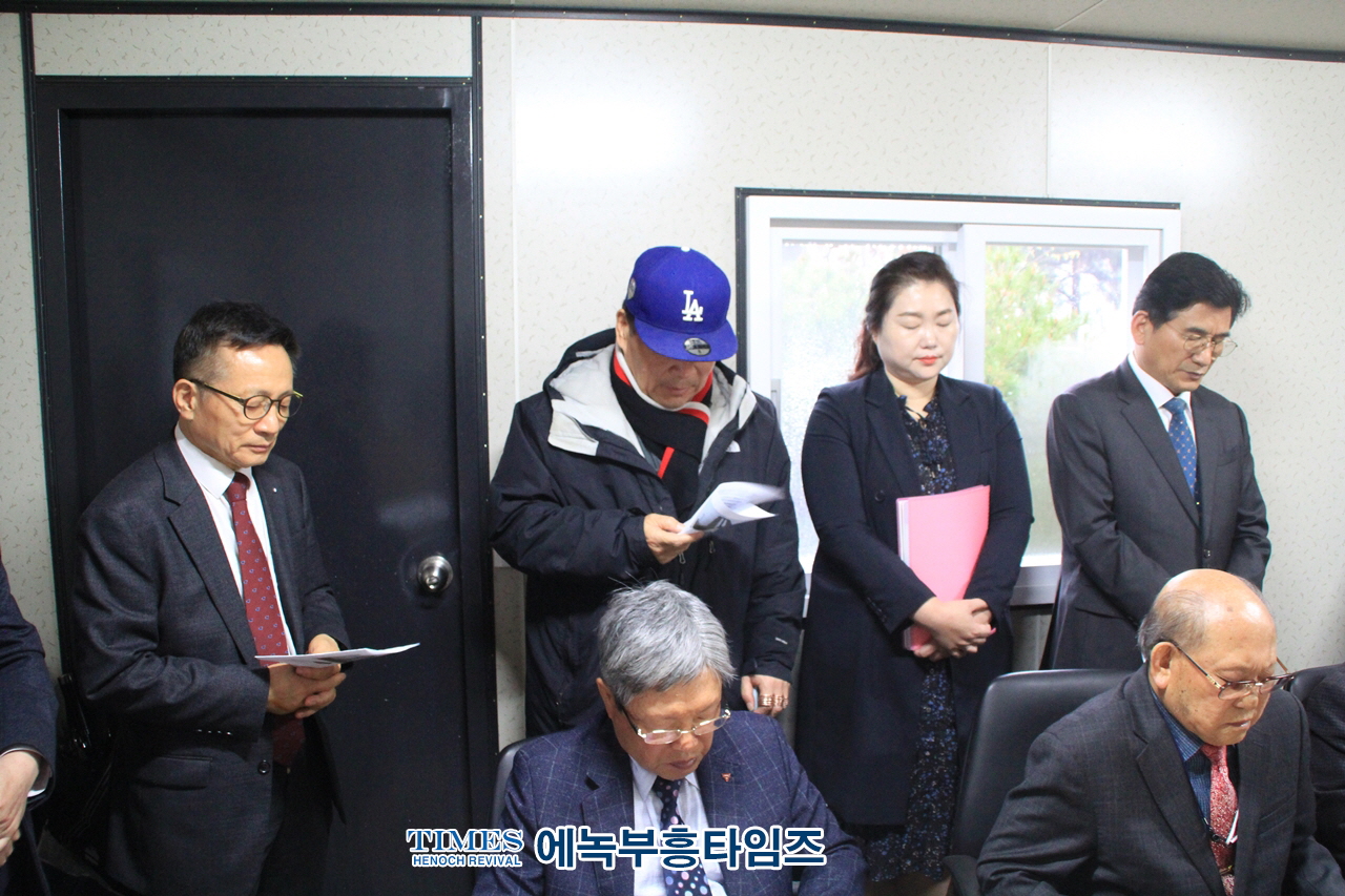 한국기독교백주년기념탑보존선교회, 1885년 4월 5일 부활절 아펜젤러와 언더우드의 역사적인 날을 기념하여 예배를 하였다.