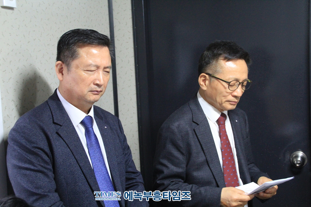 한국기독교백주년기념탑보존선교회, 1885년 4월 5일 부활절 아펜젤러와 언더우드의 역사적인 날을 기념하여 예배를 하였다.