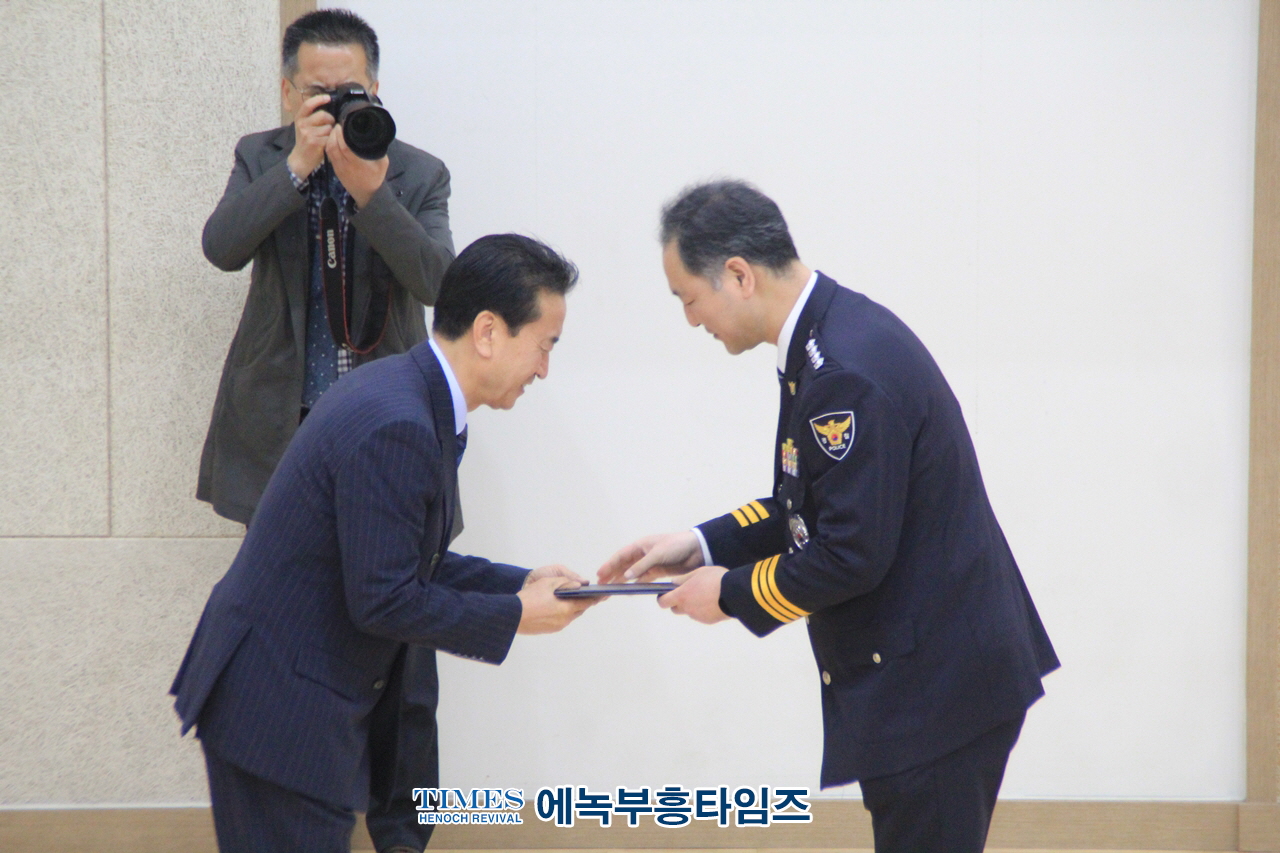 안양만안경찰서 경목위원회, 기독신우회는 2023년 부활절예배및 경목 위촉식을 가졌다.