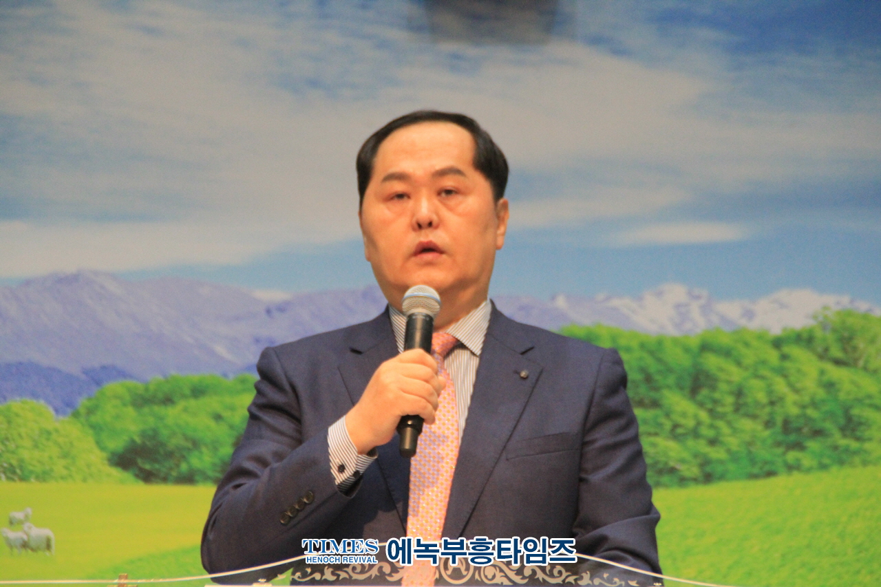 안양시기독교연합회 제3차 부활절 준비기도회 통해 부활절을 기점으로 성령의 새바람이 불기를 소망해.