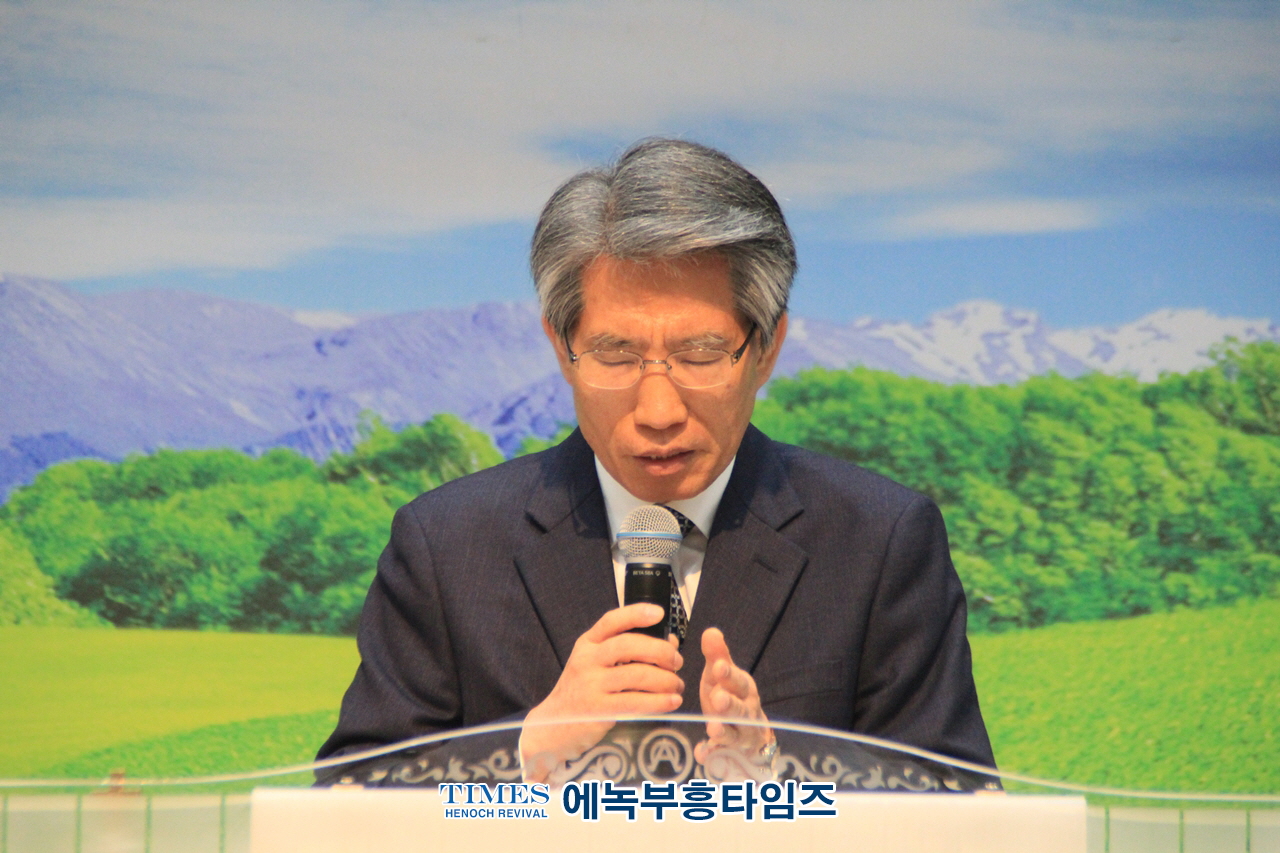 안양시기독교연합회 제3차 부활절 준비기도회 통해 부활절을 기점으로 성령의 새바람이 불기를 소망해.