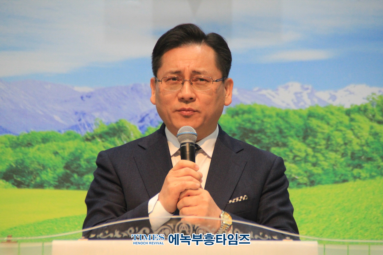 안양시기독교연합회 제3차 부활절 준비기도회 통해 부활절을 기점으로 성령의 새바람이 불기를 소망해.