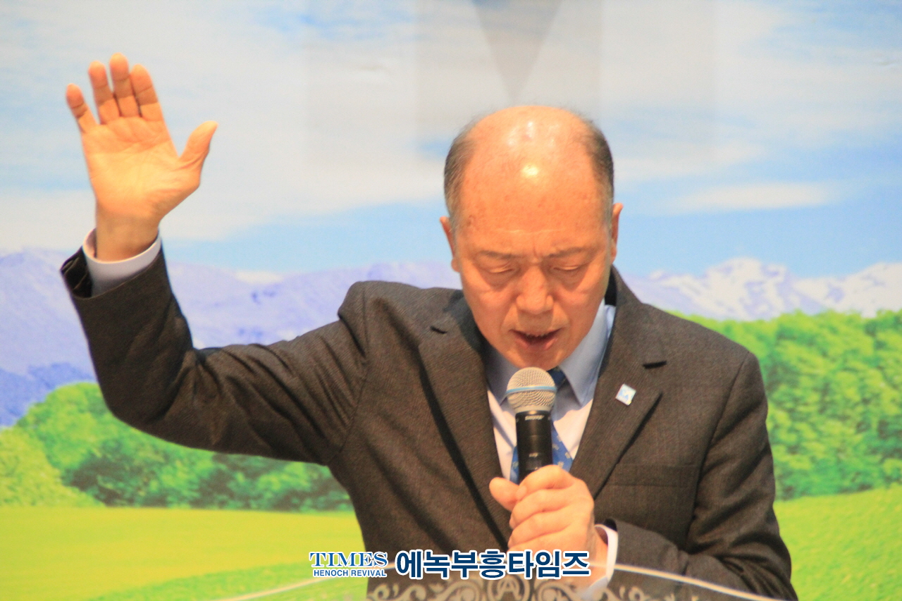 안양시기독교연합회 제3차 부활절 준비기도회 통해 부활절을 기점으로 성령의 새바람이 불기를 소망해.