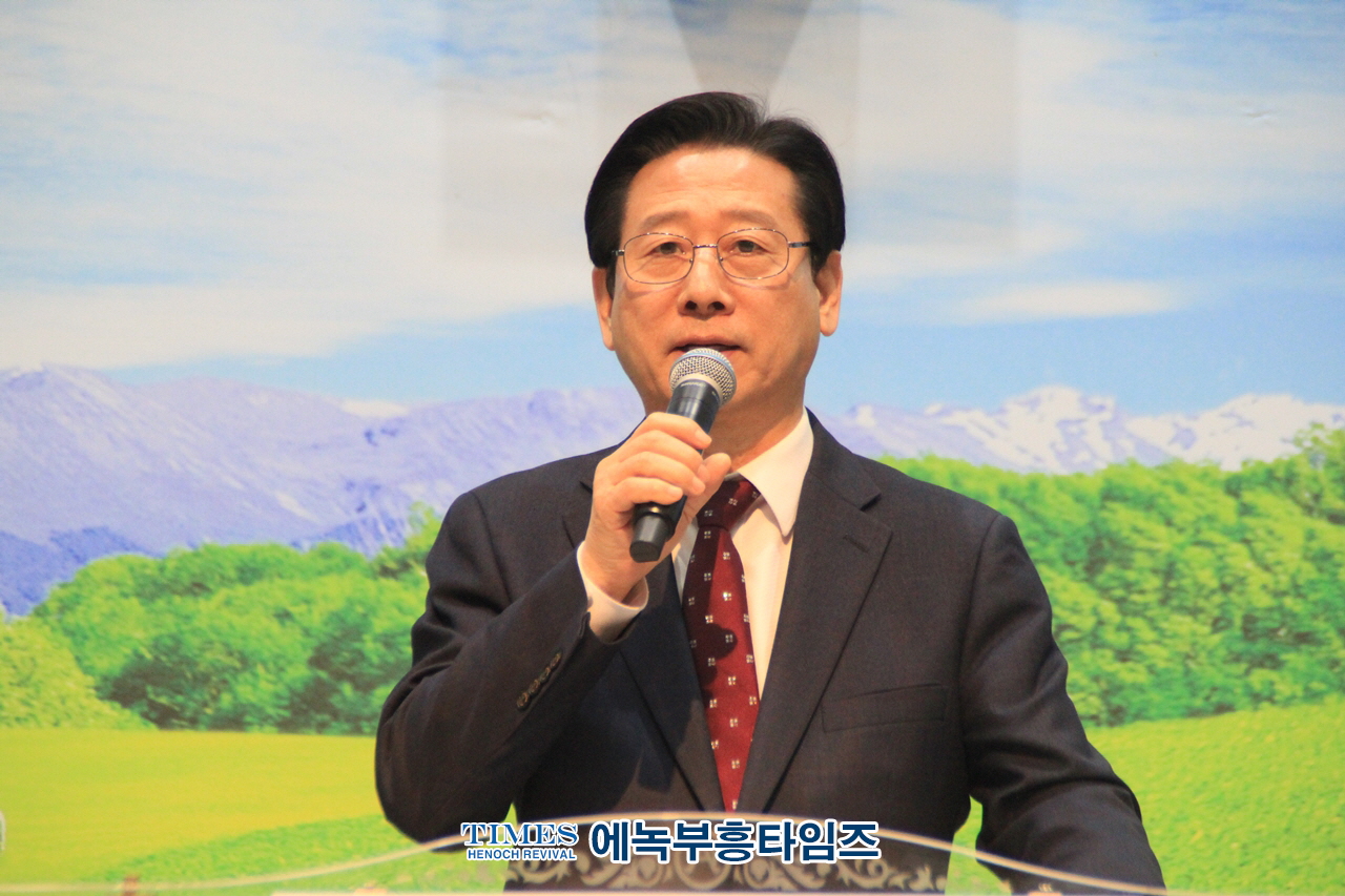 안양시기독교연합회 제3차 부활절 준비기도회 통해 부활절을 기점으로 성령의 새바람이 불기를 소망해.