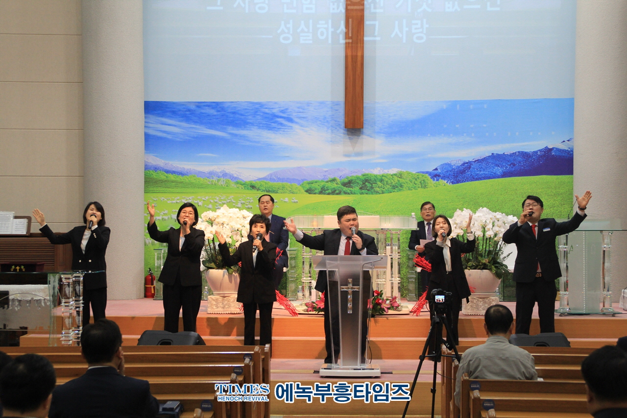안양시기독교연합회 제3차 부활절 준비기도회 통해 부활절을 기점으로 성령의 새바람이 불기를 소망해.