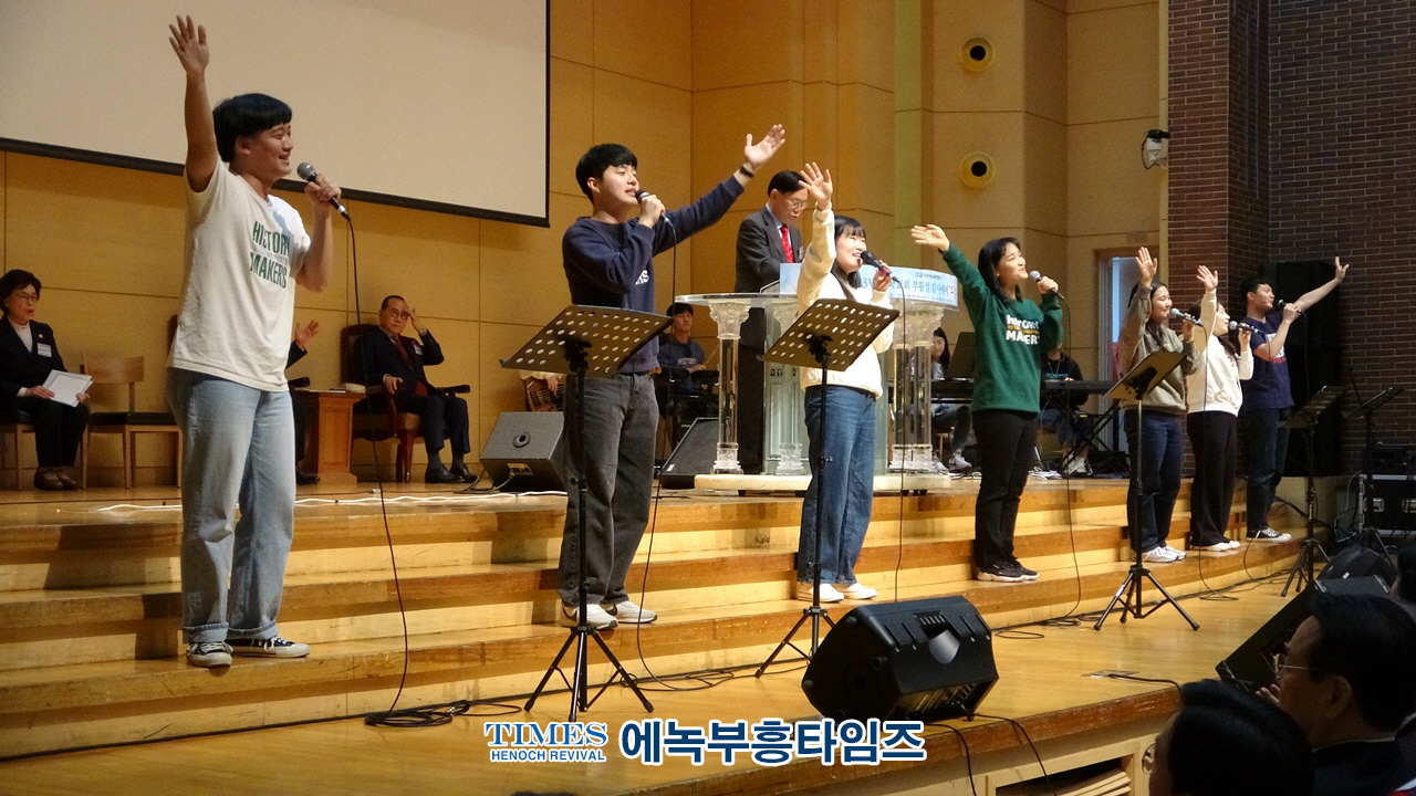 한기총, 부활과 회복이란 주제로 부활절연합예배 통해 부활절 결의문과 부활절 메시지 전해.