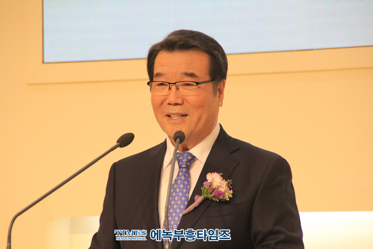 영종만나교회, 임경섭 원로목사 추대·한태수 담임목사 취임 감사예배 은혜가운데 드려.