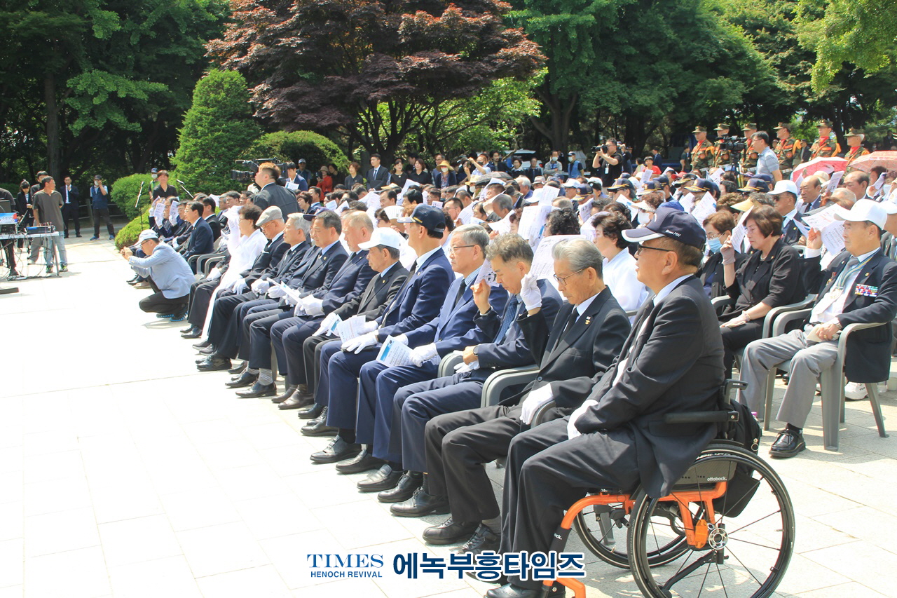 유정복 시장, 인천광역시 제68회 현충일 추념식 통해 국가유공자와 유가족 존경받는 문화 조성할 것이라고 밝혀.