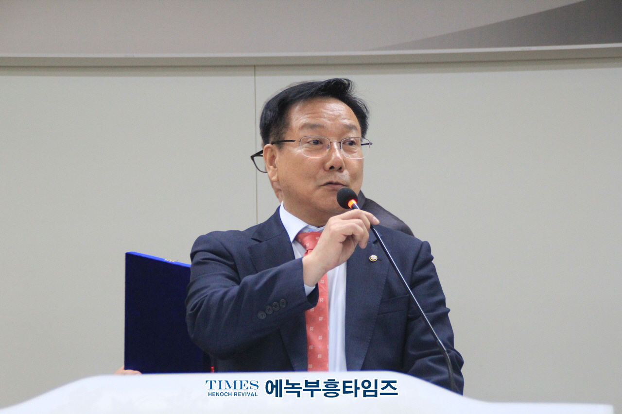 (사)이승만대통령기념사업회 인천광역시지회 창립대회 통해 인하대에 이승만 건국대통령동상 복구 성명서를 냈다.