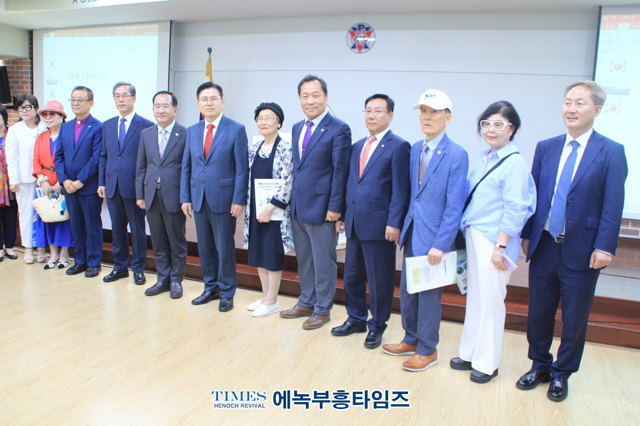 (사)이승만대통령기념사업회 인천광역시지회 창립대회 통해 인하대에 이승만 건국대통령동상 복구 성명서를 냈다.