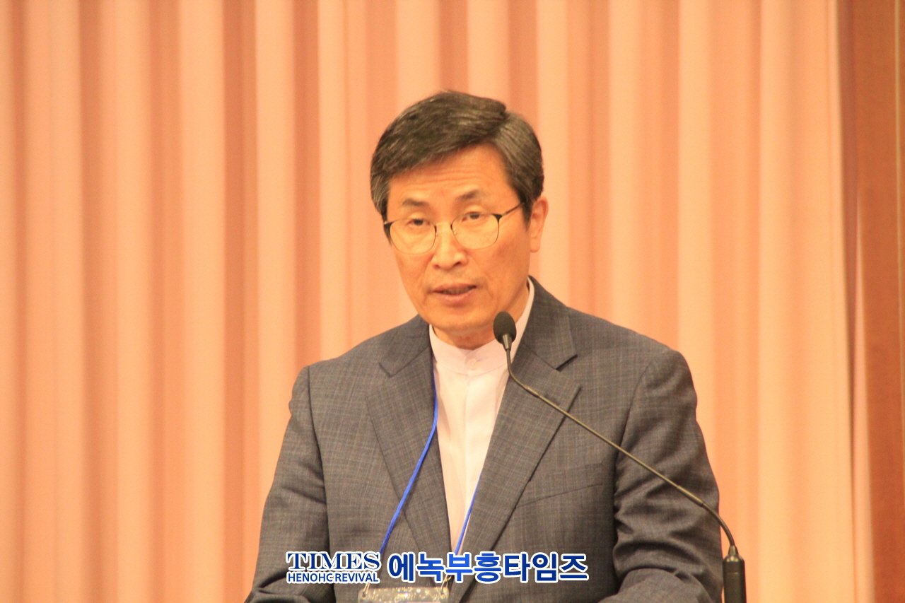 웨스트민스터신학대학원대학교 총동문회 정기총회가 1박2일 일정으로 홍성 내포성현교회에서 열려.