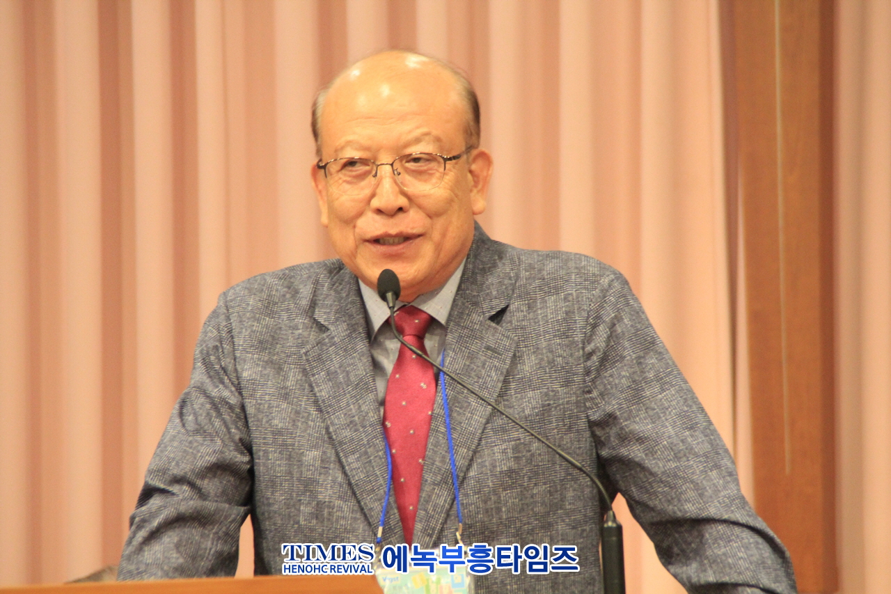 웨스트민스터신학대학원대학교 총동문회 정기총회가 1박2일 일정으로 홍성 내포성현교회에서 열려.