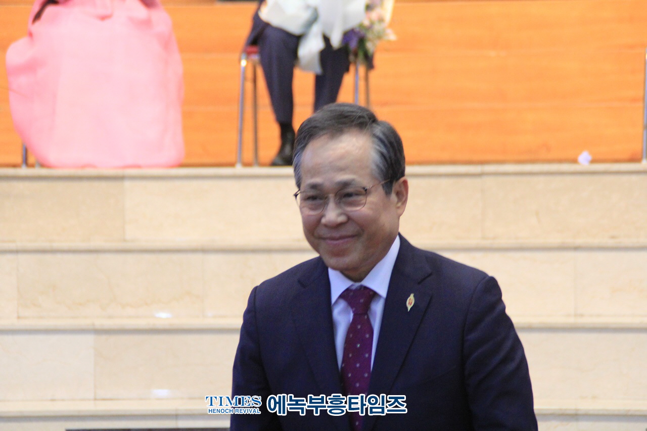기감 원로장로회중부연회연합회 “회장 이•취임 감사예배” 은혜롭게 드려.