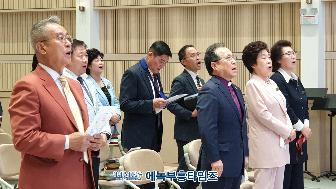 (사)한국기독교부흥협의회와 여성부흥협의회 기쁨의교회에서 나라사랑 8.15구국 기도회 가져.