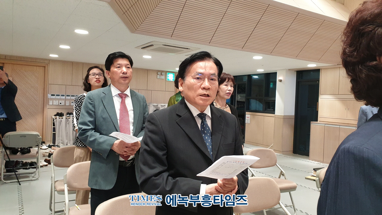 (사)한국기독교부흥협의회와 여성부흥협의회 기쁨의교회에서 나라사랑 8.15구국 기도회 가져.