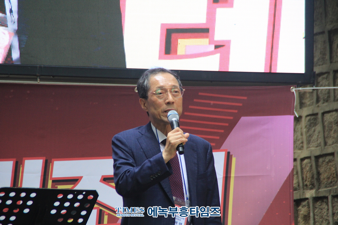 학생인권조례는 학교를 학생, 학부모, 교사의 전쟁터로 만들어놓아 폐지가 답니다.