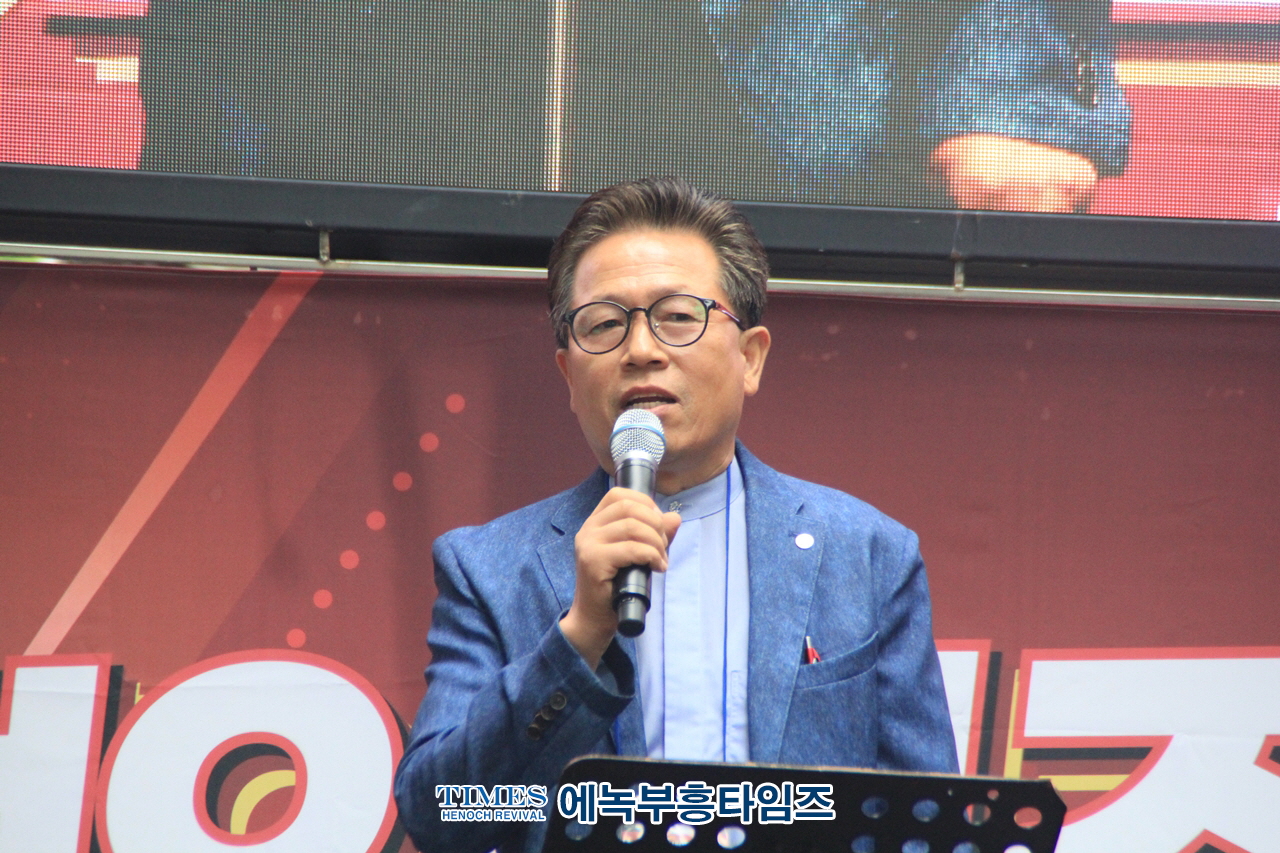 학생인권조례는 학교를 학생, 학부모, 교사의 전쟁터로 만들어놓아 폐지가 답니다.