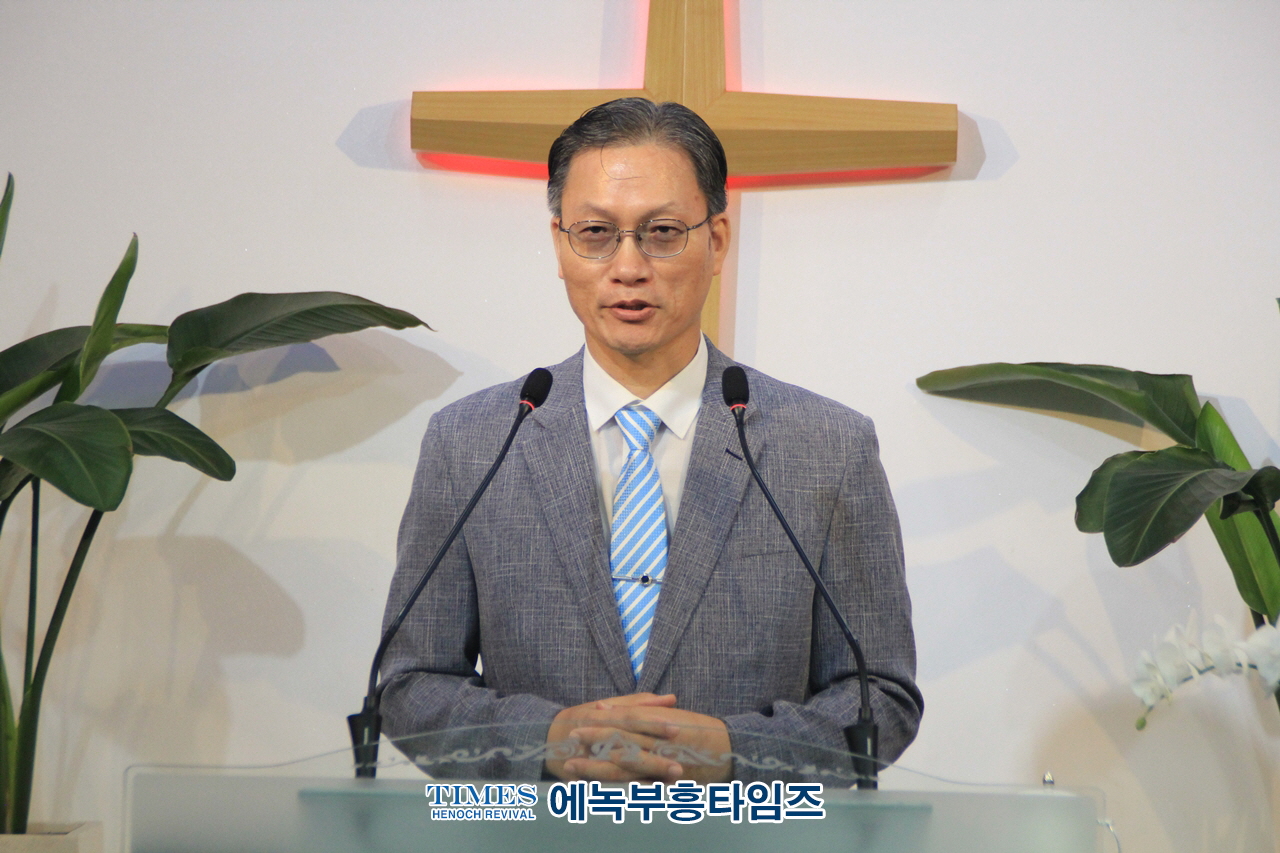 에녹부흥타임즈 인터넷 창간2주년 및 지면신문 창간기념 감사예배 드려.