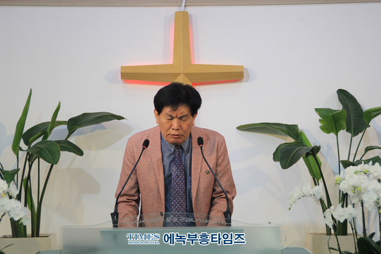 에녹부흥타임즈 인터넷 창간2주년 및 지면신문 창간기념 감사예배 드려.