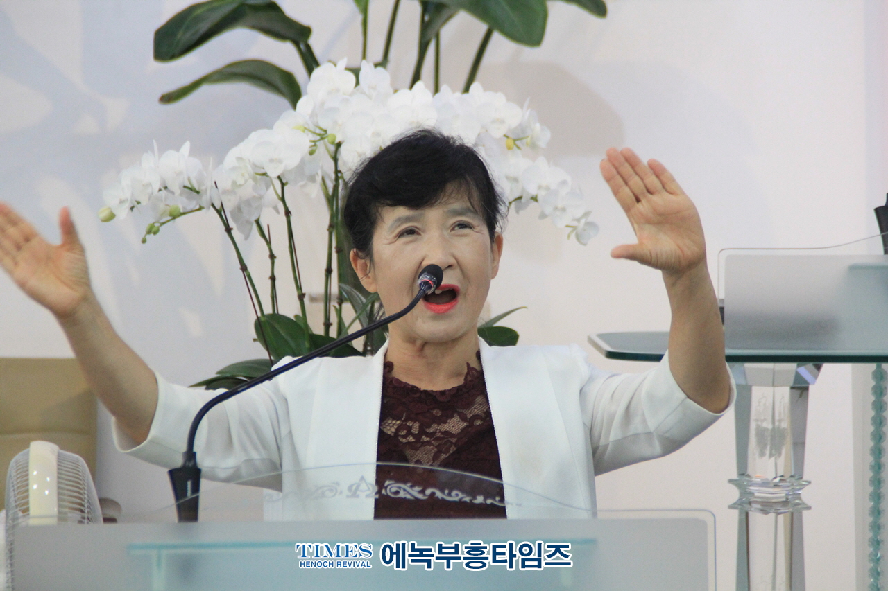 에녹부흥타임즈 인터넷 창간2주년 및 지면신문 창간기념 감사예배 드려.