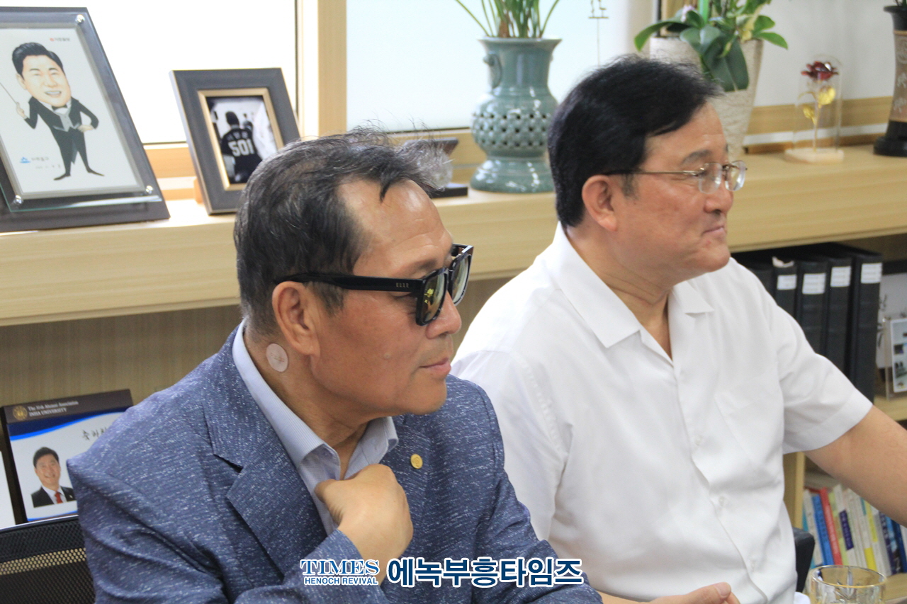 인기총 동성애대책특별위원회 미추홀구, 부평구 구청장과 구의회 의장과 간담회 갖고 진정서 제출해.