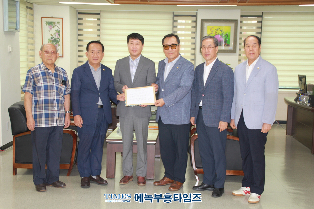 인기총 동성애대책특별위원회 미추홀구, 부평구 구청장과 구의회 의장과 간담회 갖고 진정서 제출해.