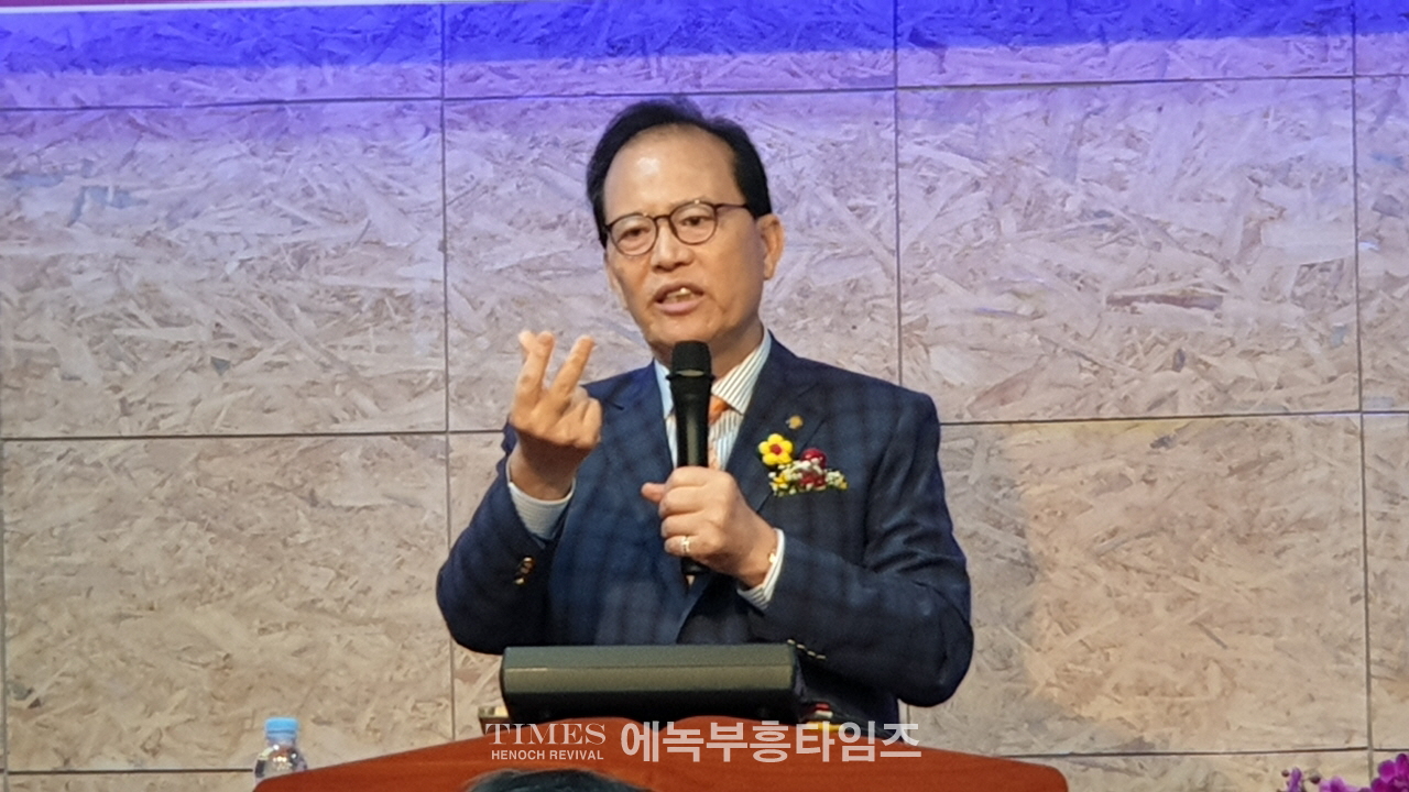 주비전교회 20주년 기념감사예배 통해 은혜가운데 하나님께 영광 돌려.