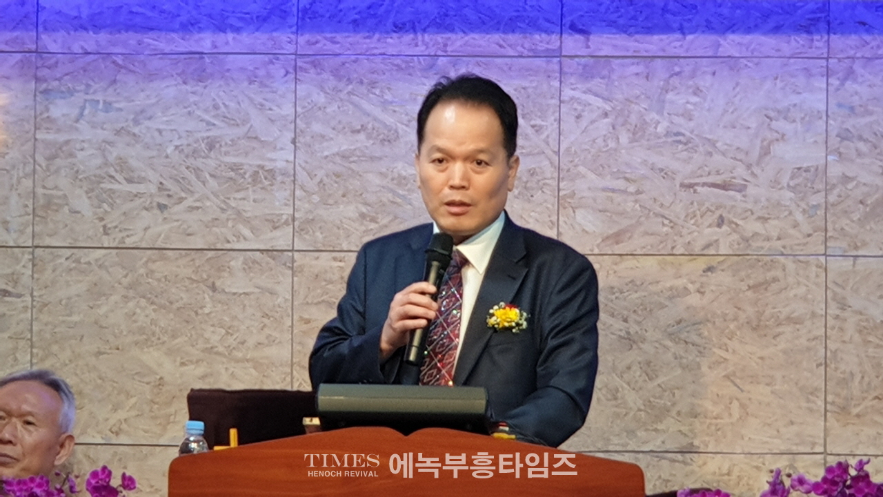 주비전교회 20주년 기념감사예배 통해 은혜가운데 하나님께 영광 돌려.