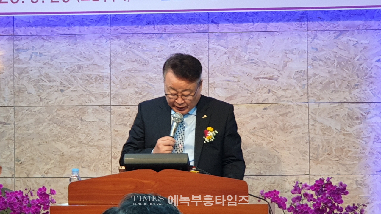 주비전교회 20주년 기념감사예배 통해 은혜가운데 하나님께 영광 돌려.