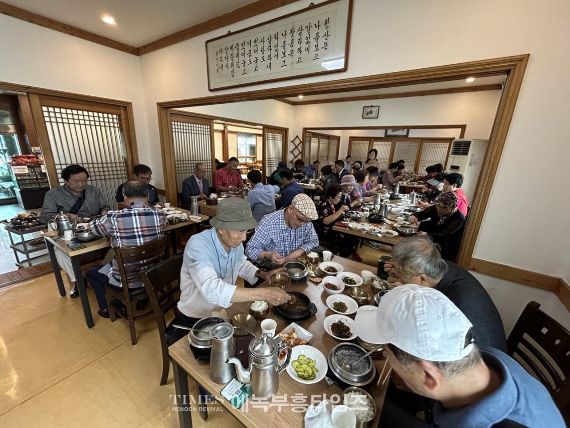 인천나눔과기쁨 6860지회, 인천어르신들과 함께 행복나눔 추억여행 다녀와.