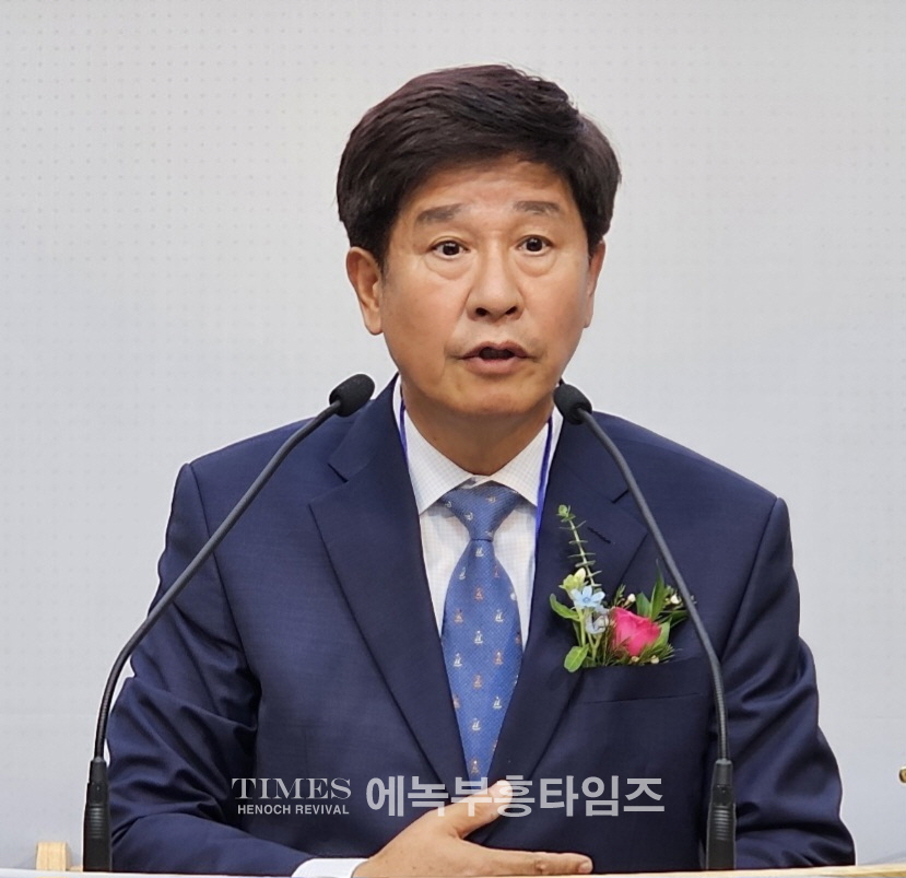 개혁총연 제108회 정기총회서 최원걸 목사 총회장 선출및 임원 이취임식 가져.